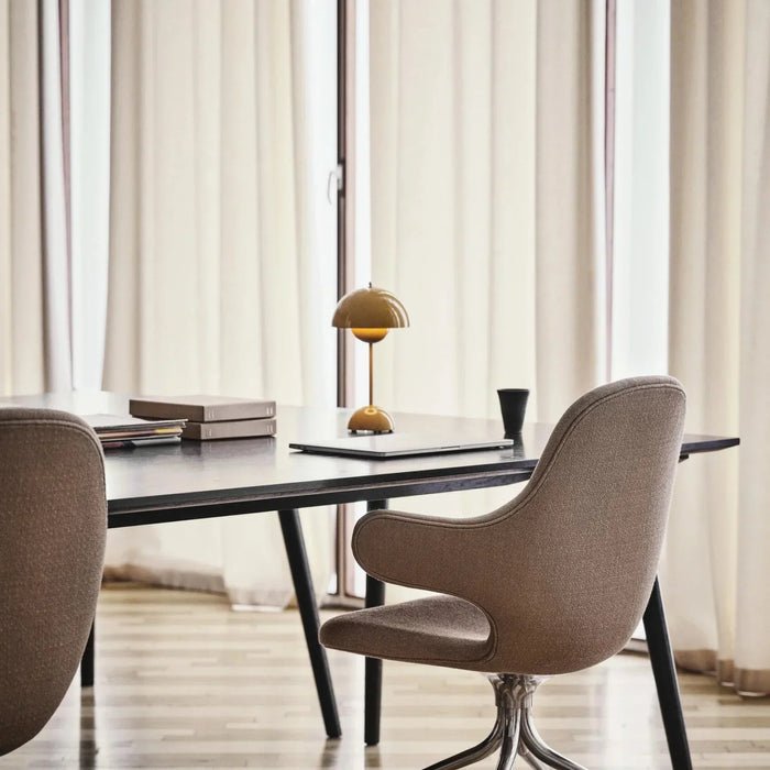 Australlure LED Table Lamp – Modern Nordic Elegance